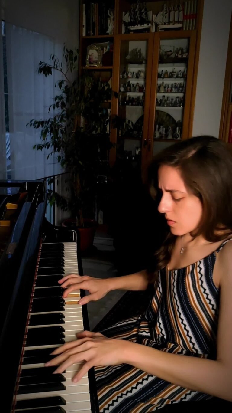 Instagram post from belenvivesmusic. This post is in position 5.